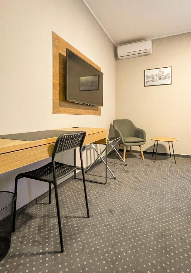 Bed and Breakfast Industrial Belisce Esterno foto